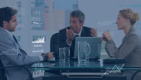 animación del procesamiento de datos en diversos grupos de personas de negocios