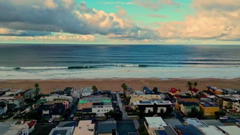 Wohnungen-Und-Häuser-Am-Meer-In-Manhattan-Beach,-Kalifornien,-USA