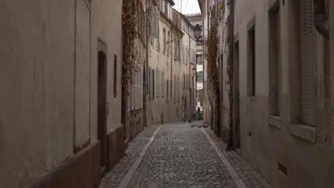 Street-in-Strasbourg,-France,-charming-and-intimate-tiny-streets