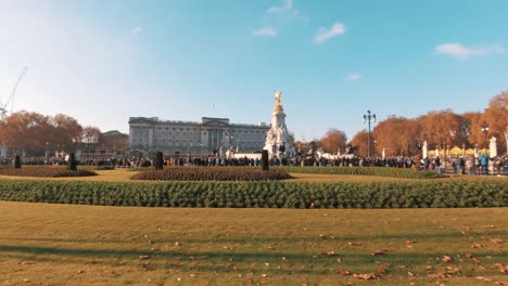 Zeitraffer-Des-Buckingham-Palace-Mit-Siegesstatue,-London