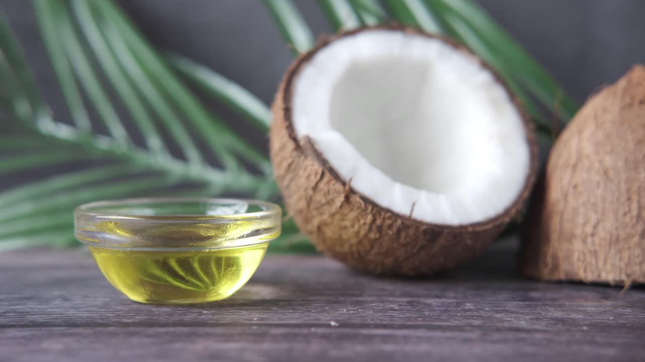 코코 오일과 신선한 코코