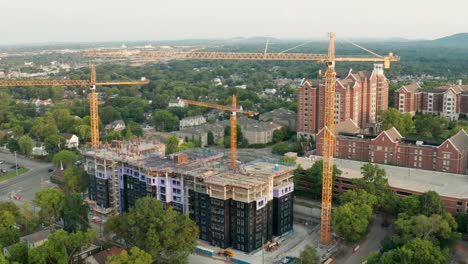 grúas de construcción