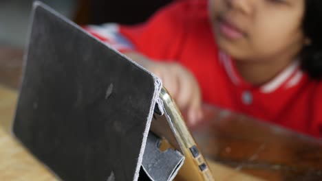 Child using a tablet