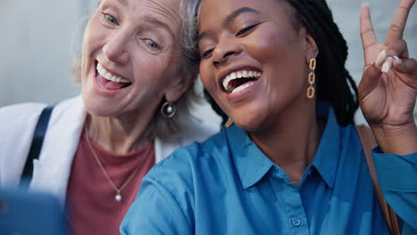 friends, business women and selfie