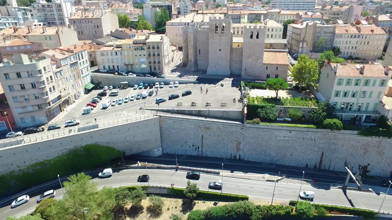 프랑스의 항공, 코트 다쥐르, 망통, 마르세유의 옛 항구와 프랑스 리비에라의 바다