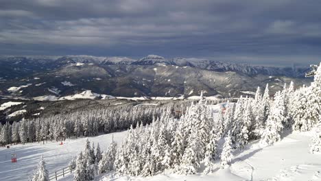 Zeitraffer-Video-Aus-Österreich,-Semmering,-Am-Anfang-Des-Winters-Im-Skigebiet-Stuhleck