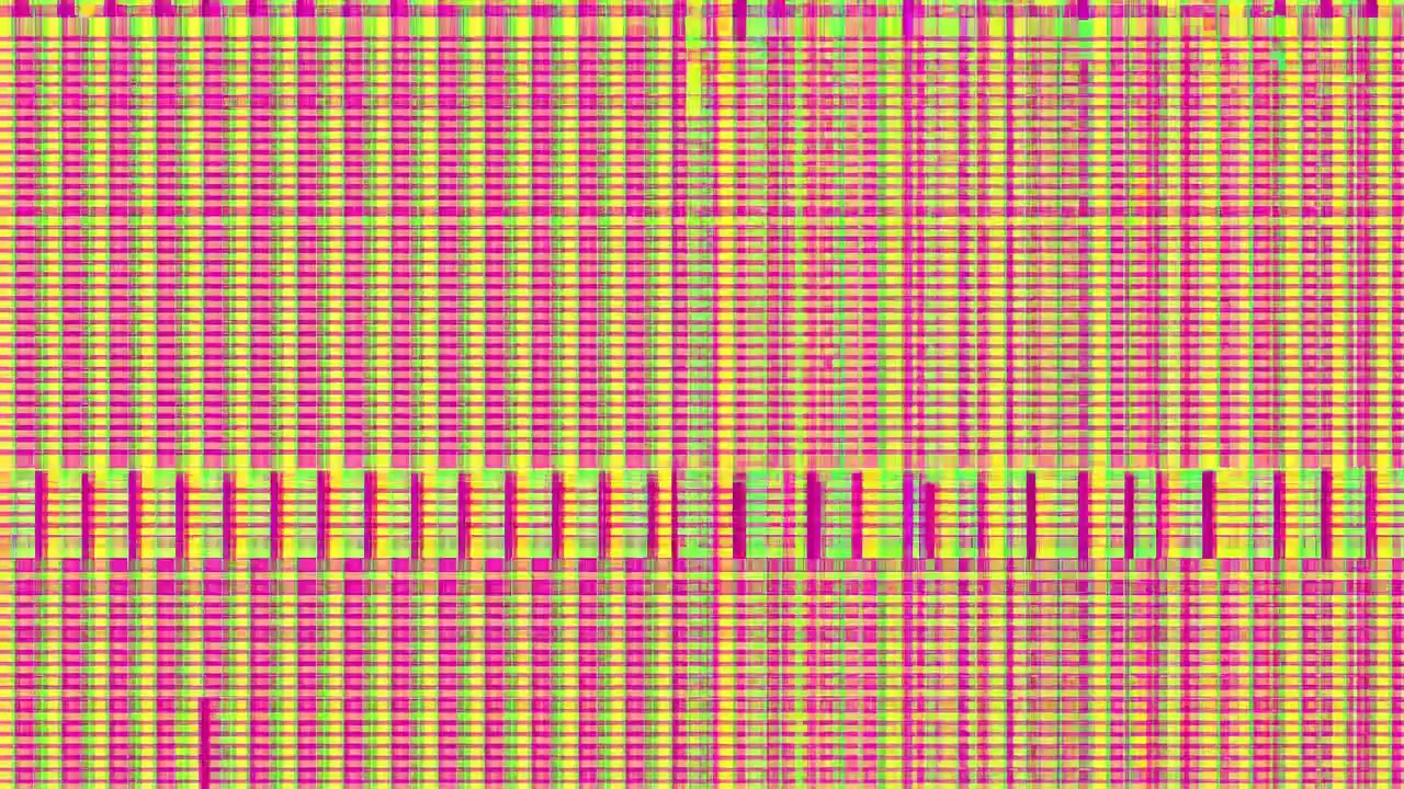 Primo piano di una superficie tessile a trama fitta con fili magenta, gialli e verdi che si intersecano, formando un vivace motivo a scacchi e a strisce su tutta l'inquadratura, sotto un'illuminazione uniforme.