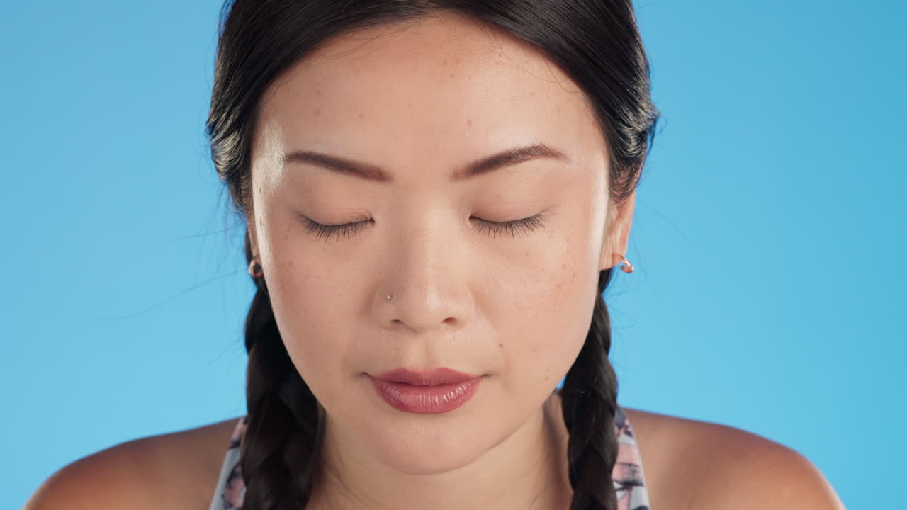 피곤, 피트니스 및 아시아 여성과 호흡