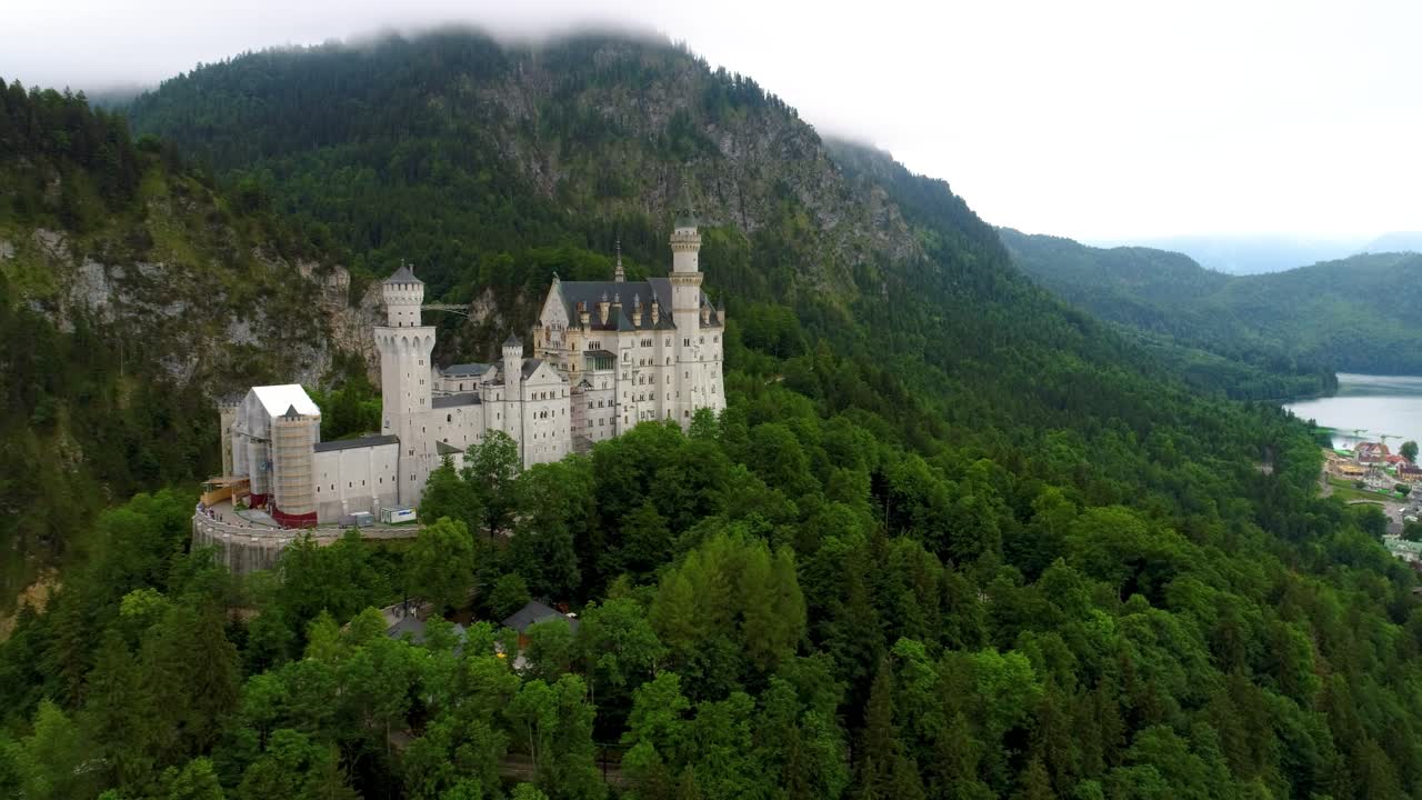 castillo de neuschwanstein alpes bávaros alemania
