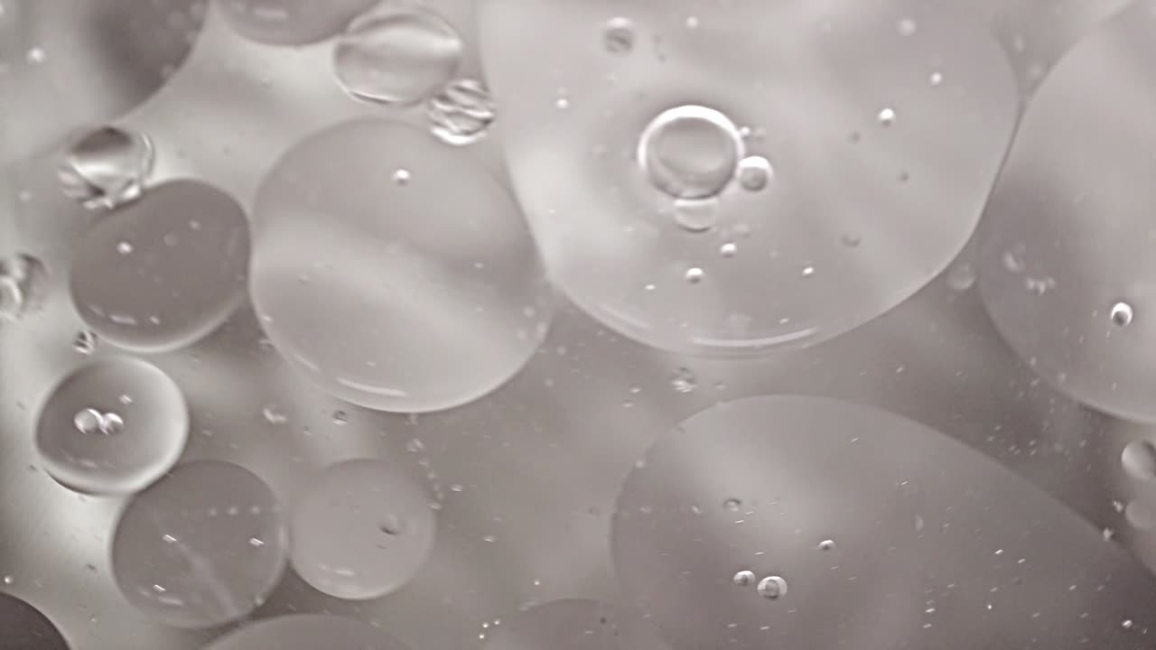 액체에 매크로 오일 방울