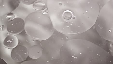 macro gotas de aceite en el líquido