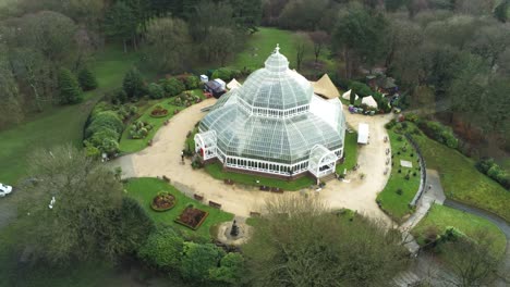 sefton park palm house liverpool victoriano exótico conservatorio invernadero aéreo botánico punto de referencia cúpula edificio descender inclinar hacia arriba