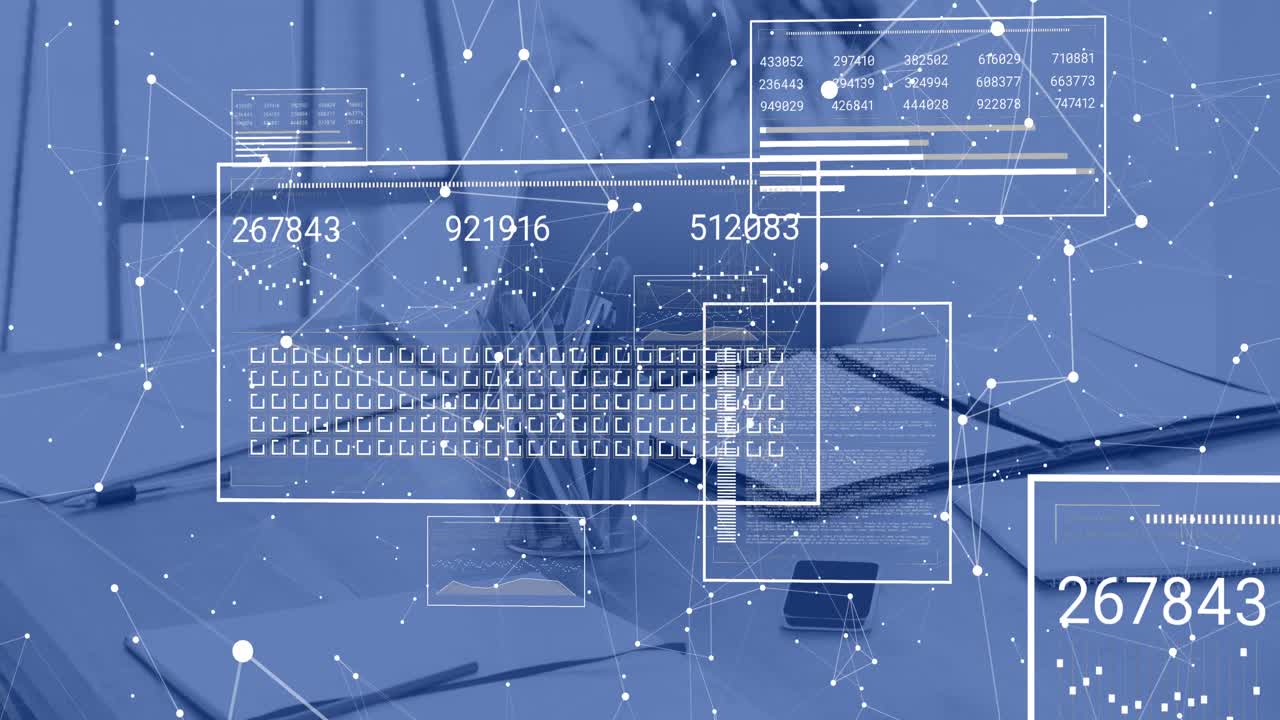 animación del procesamiento de datos y la red de conexiones a través del escritorio de la oficina con el portátil.