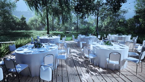mesa y silla de mimbre vacías en el jardín forestal del restaurante al aire libre
