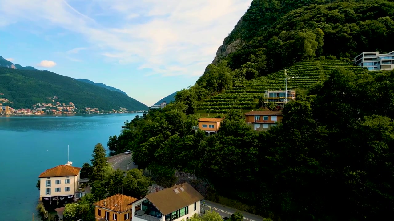Video aereo con drone 4K di ville sulla riva del Lago di Como a Visgnola, Bellagio e Menaggio, Italia