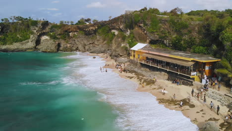 Imágenes-Aéreas-De-La-Playa-Tropical-De-Balangan-En-Bali,-Indonesia