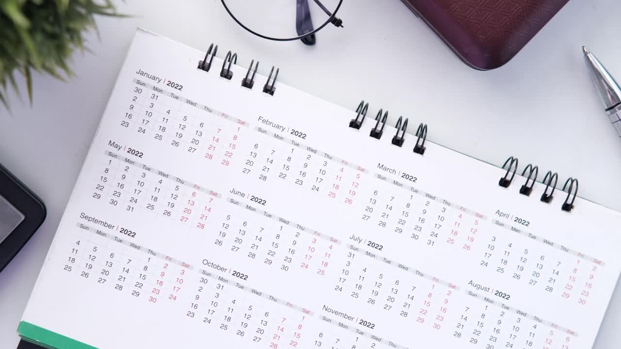 calendario de 2022 y suministros de oficina