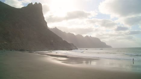 el encanto costero de tenerife: acantilados costeros y playas serenas