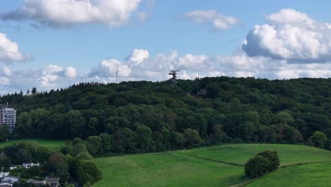 Hermoso-Cielo-Azul-Y-Blanco,-Campo-Holandés