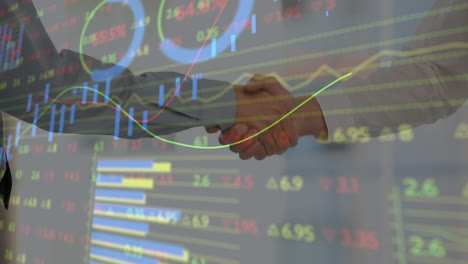 animación del procesamiento de datos financieros sobre personas de negocios que se dan la mano