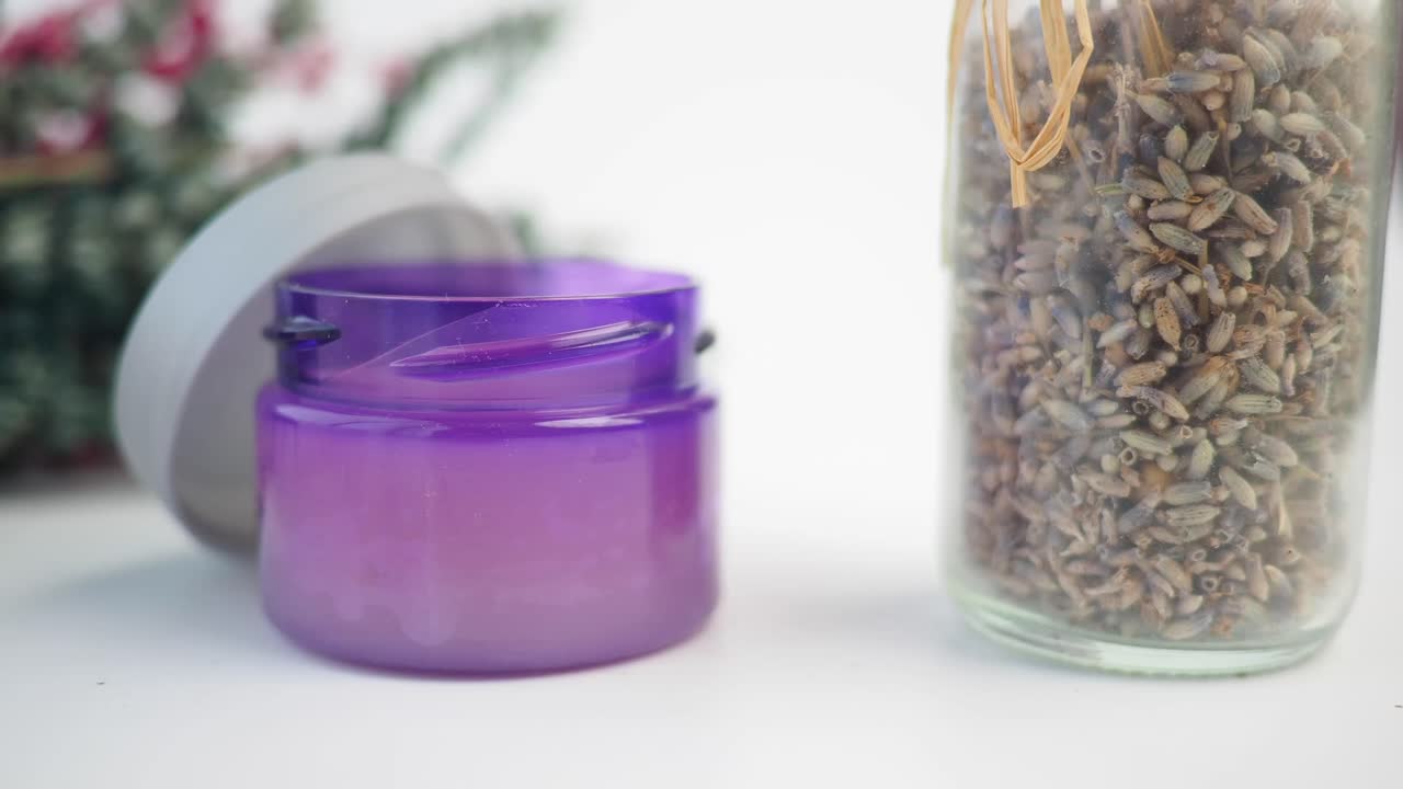Lavender Cream and Dried Lavender