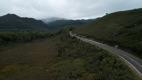 Carretera-Lyell-A-Través-Del-Parque-Nacional-Franklin-Gordon-Wild-Rivers-En-El-Suroeste-De-Tasmania,-Australia