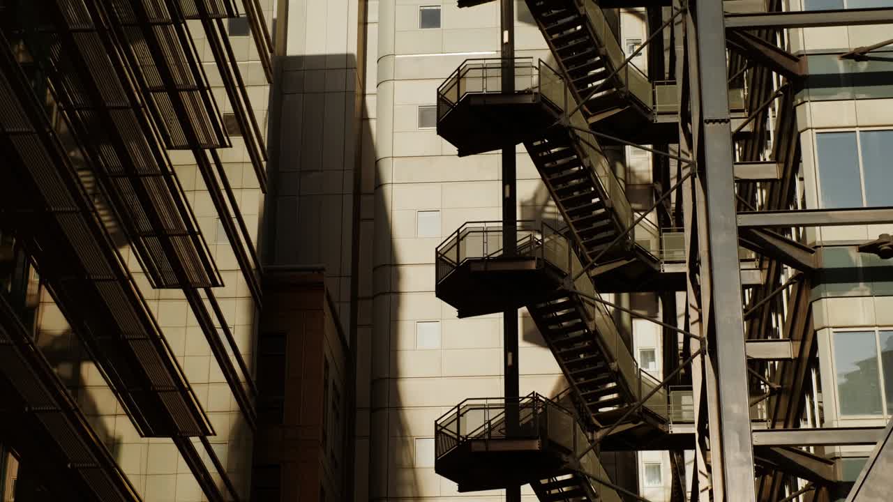 영국 런던 시 에 있는 초고층 건물 들