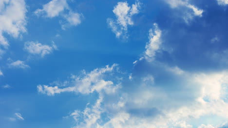 Zeitrafferwolken.-Wolken-Himmel.-Wolken-Im-Zeitraffer.-Tagessonnenlicht-Durch-Wolken