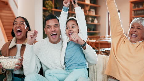 Feiern,-Popcorn-Und-Die-Familie-Auf-Dem-Heimischen-Sofa