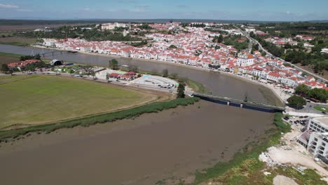 Volar-Sobre-La-Ciudad-De-Alcacer-Do-Sal-Portugal-02