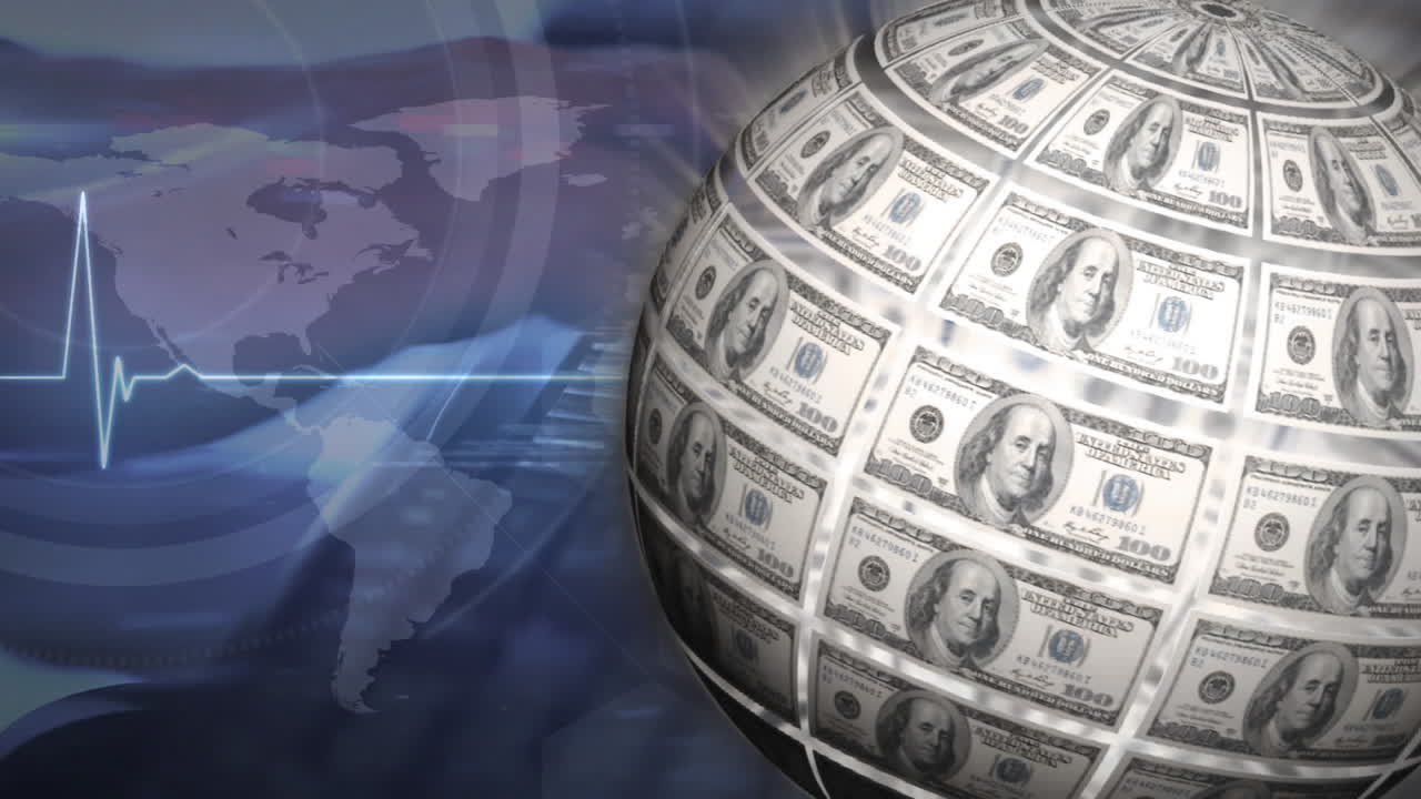 Animação de globo formado por notas de dólar americano sobre processamento de dados financeiros.