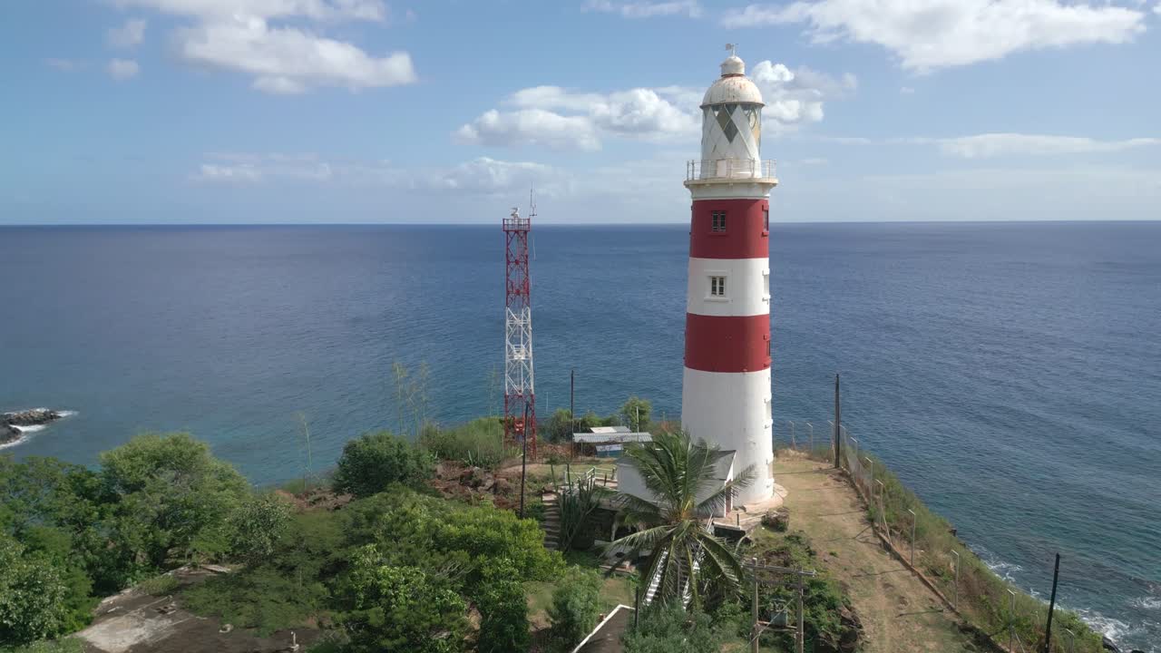 Mauritius - Albion - slow tilt down view on the lighthouse