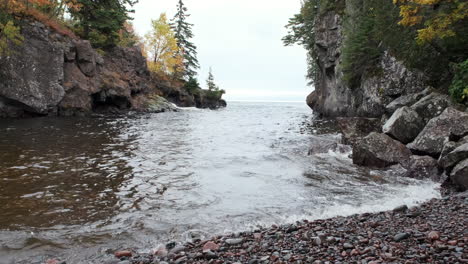 rocky cove at temperance river state park