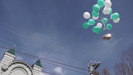 balloons flying in the sky