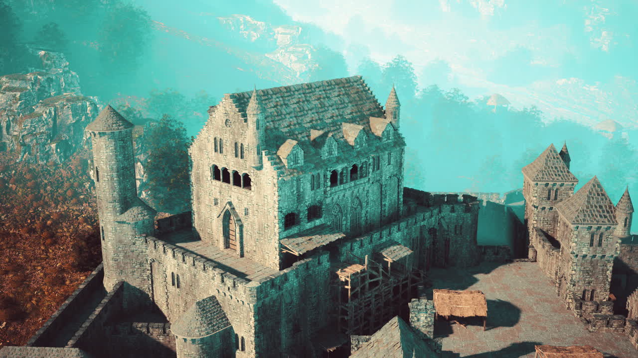 신비한 중세 성 유적은 안개가 가득한 산에 있습니다.