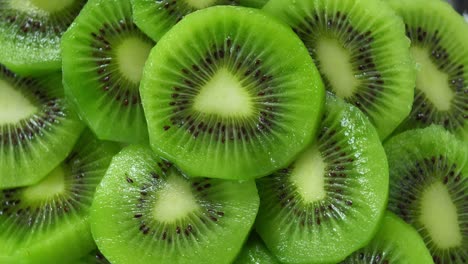 rodajas de frutas de kiwi en rotación