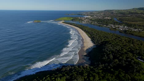 mystics waves surfing break stack rangoon island killalea minnamurra beach illawarra state park aerial drone shellharbour wollongong australia nsw south coast shell cove sunny blue sky circle right