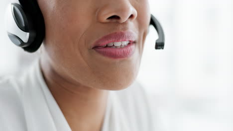 Call-center-woman,-closeup