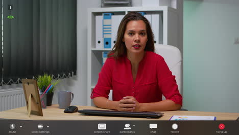 Business-woman-talking-in-front-of-camera