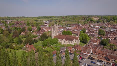 St.-Andrews-Church,-Farnham,-Großbritannien.-Drohnenaufnahme