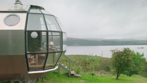 static wide shot of a modern homes glazed end