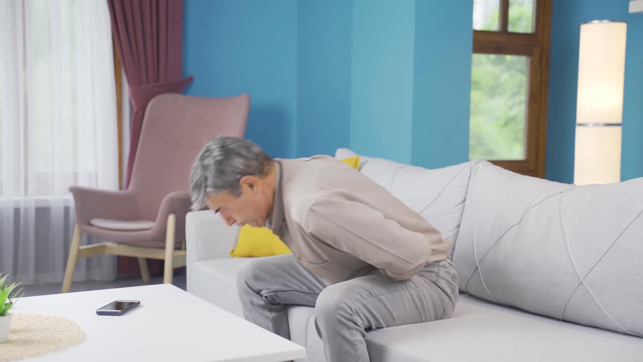 메스꺼움이 있는  ⁇ 은이