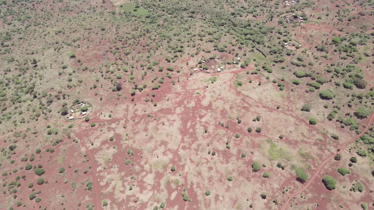 drone view-city scape pueblo africano desierto