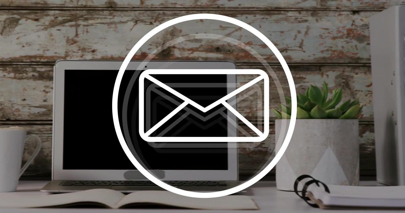 Hvid cirkel vises over skrivebord, skifter ikon til mail, roterer, afslører bærbar computer og signalerer mail.