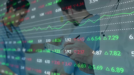 animación de datos del mercado de valores sobre profesionales médicos discutiendo el historial del paciente