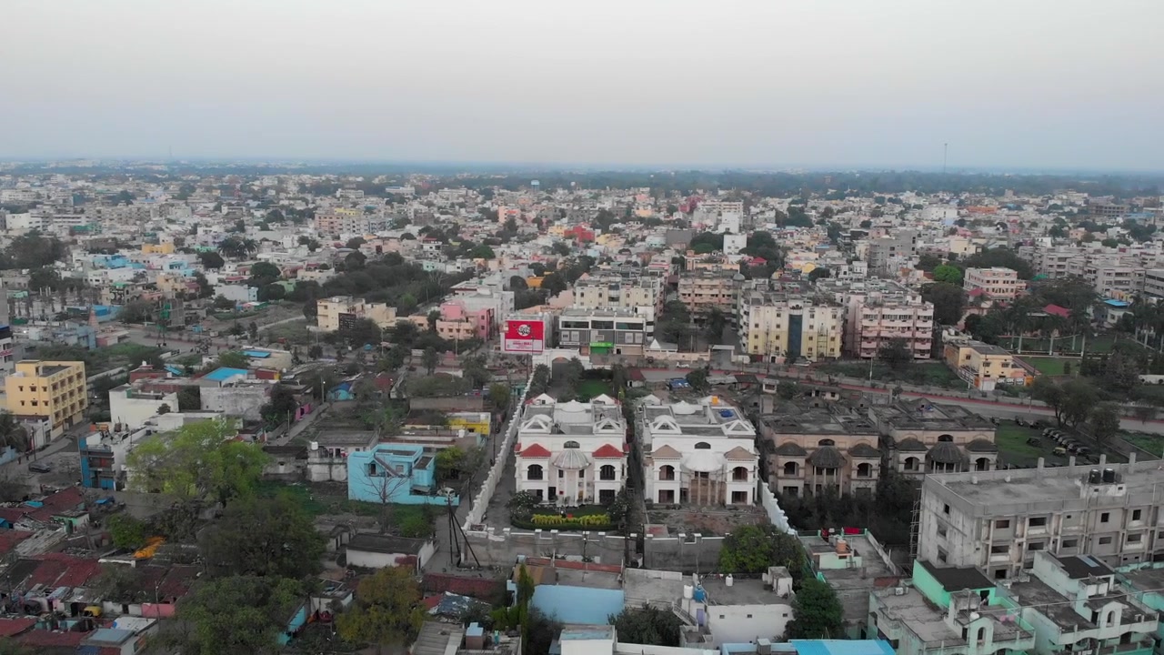 Ripresa aerea vuota con drone di Bilaspur Chhattisgarh INDIA durante il lockdown e il coprifuoco di quarantena in relazione al CORONAVIRUS COVID