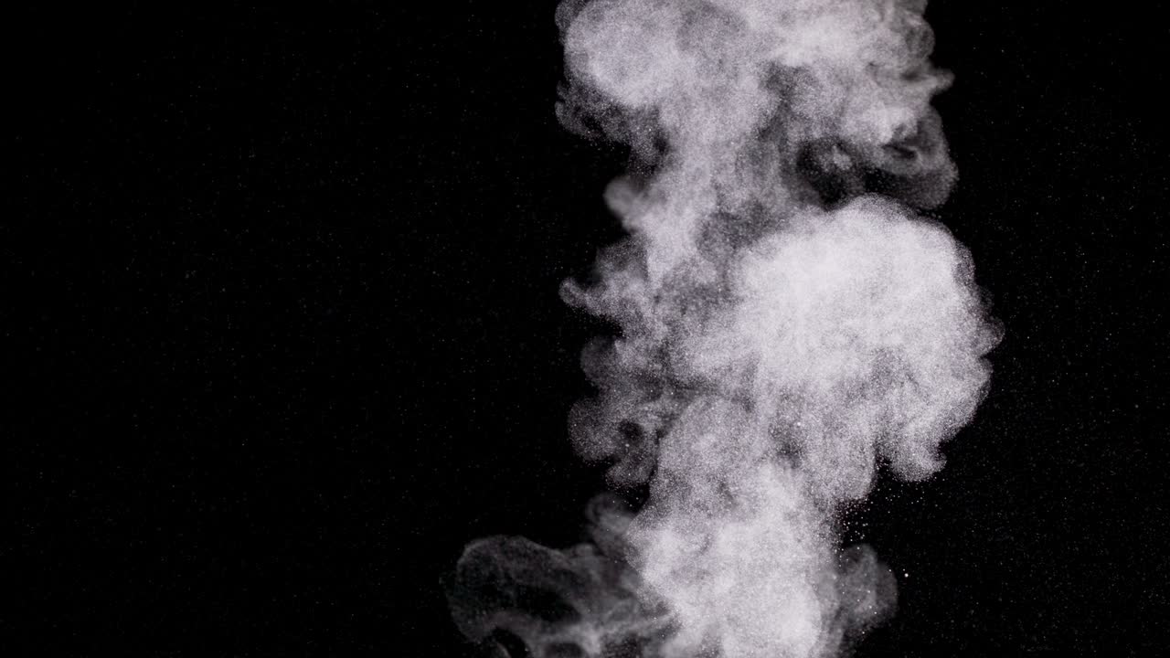 검은 바탕에 분리 된 파우더