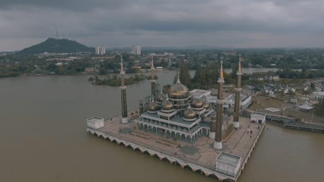 crystal mosque.