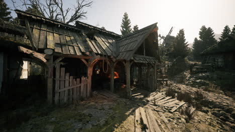 casa rústica abandonada en medio de los árboles en un bosque tranquilo durante el día