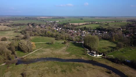 Vista-Aérea-Del-Pueblo-De-Chilbolton-En-Inglaterra